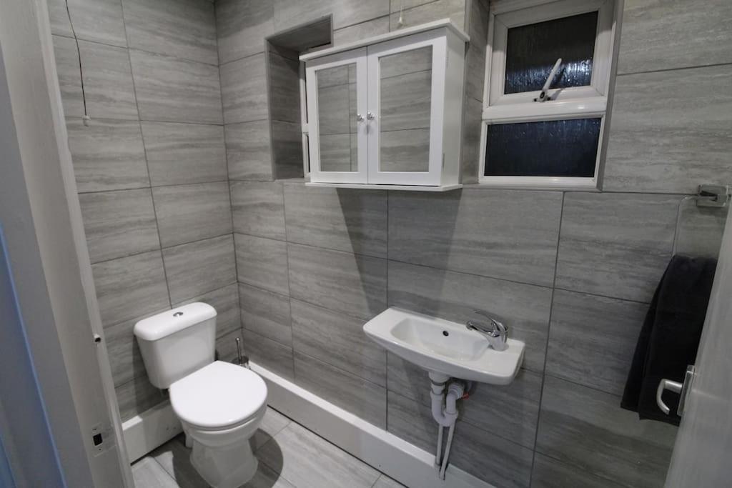 Apartamento Modern 2 Bed Close To City Londres Exterior foto